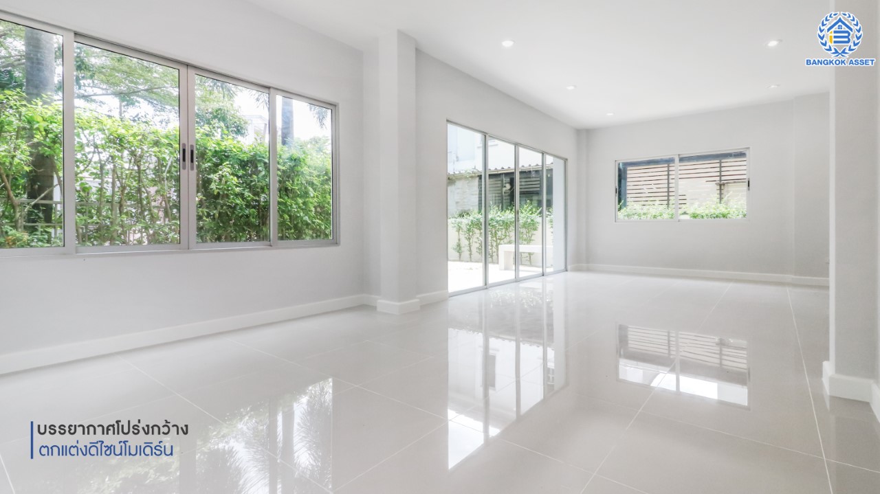 บ้านเดี่ยวมือสองนนทบุรี ม.วิลล่าการ์เด้น2 บางกรวย-ไทรน้อย หลังมุม เนื้อที่ 52.5 ตร.ว. ฟังก์ชัน 3 ห้องนอน 3 ห้องน้ำ จอดรถได้ 2 คัน บรรยากาศเป็นส่วนตัว บนทำเลศักยภาพ เชื่อมต่อหลายเส้นทาง ถ.รัตนาธิเบศร์, ถ.กาญจนาภิเษก และ ถ.ราชพฤกษ์ ใกล้เซ็นทรัลเวสต์เกต และรถไฟฟ้าสายสีม่วง "สถานีบางพลู"...